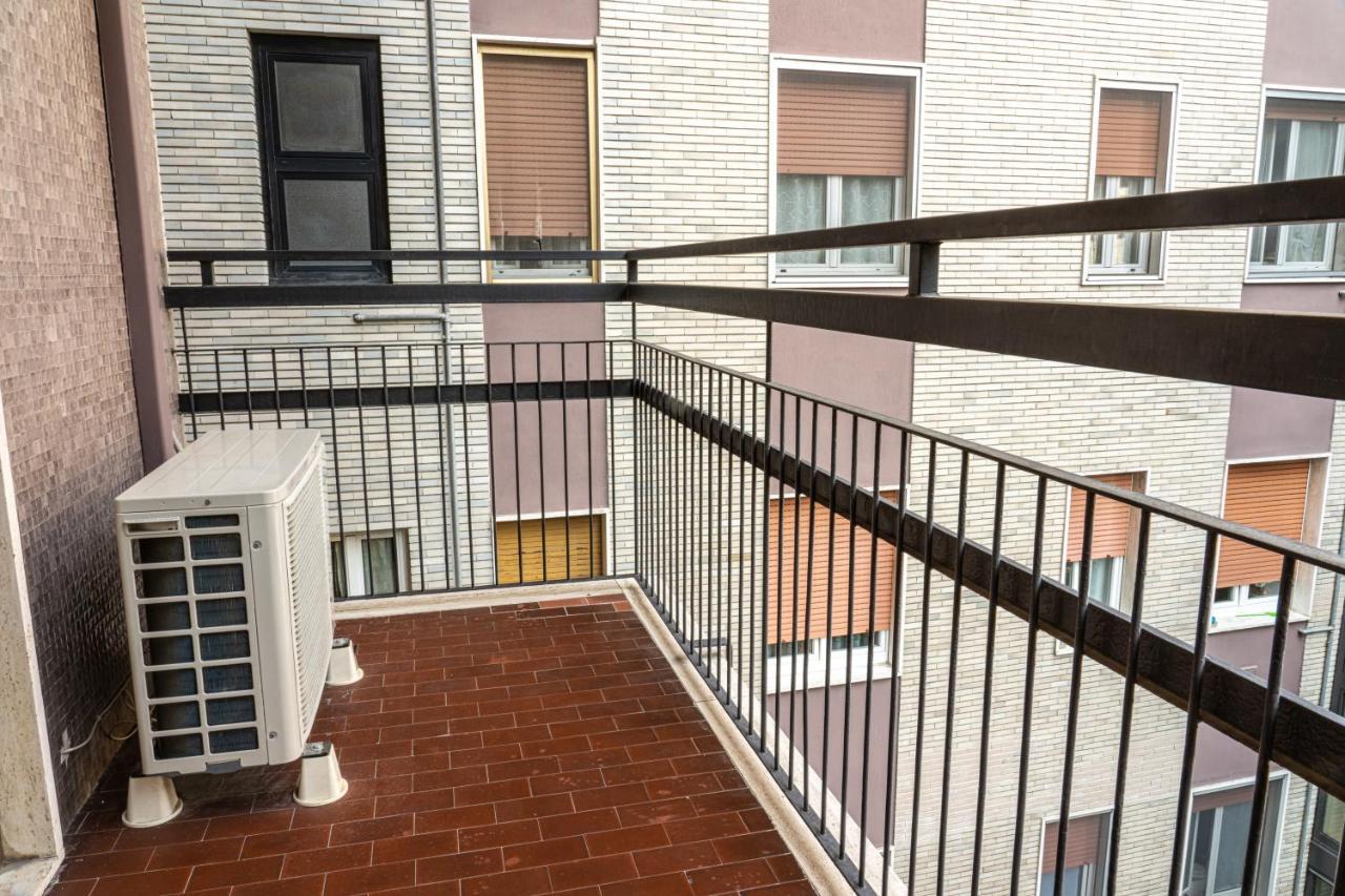 San Donato -M3,Linate Airport,Duomo,Policlinico,Wi-Fi Apartment San Donato Milanese Bagian luar foto